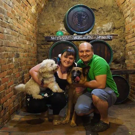 Soukromy Domecek Nad Sklepem U Dvou Zvirat Satov Exterior photo