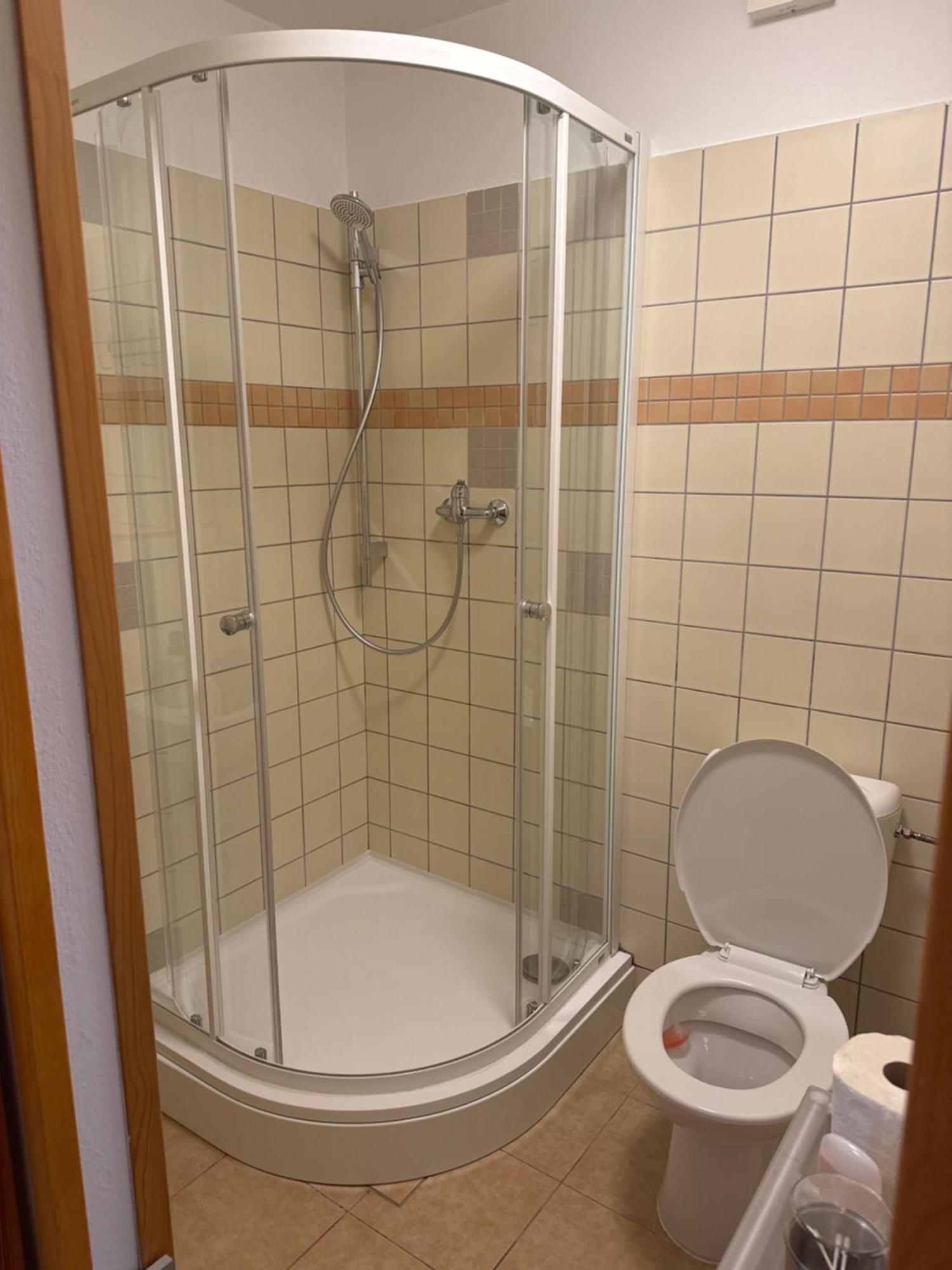 Soukromy Domecek Nad Sklepem U Dvou Zvirat *